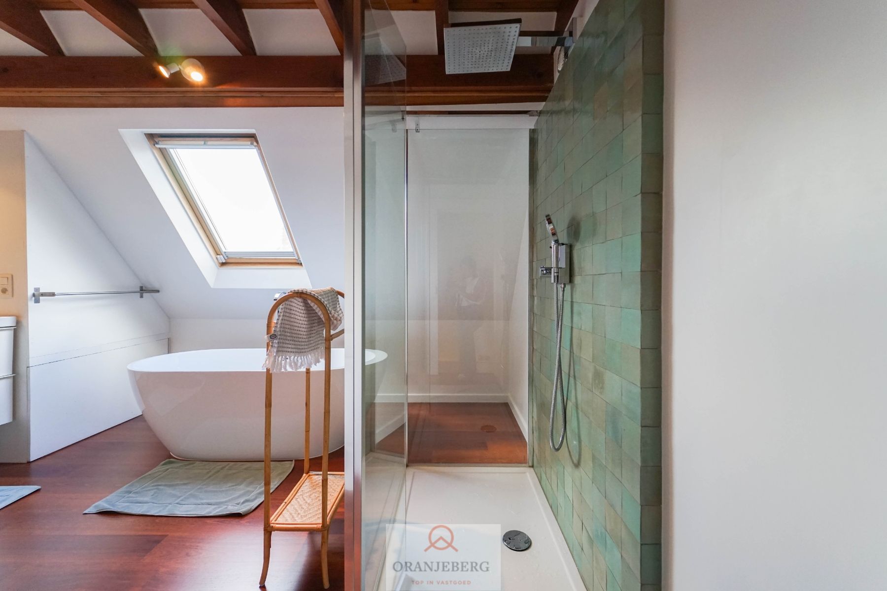 Charmante, gerenoveerde woning nabij Dampoort foto 20