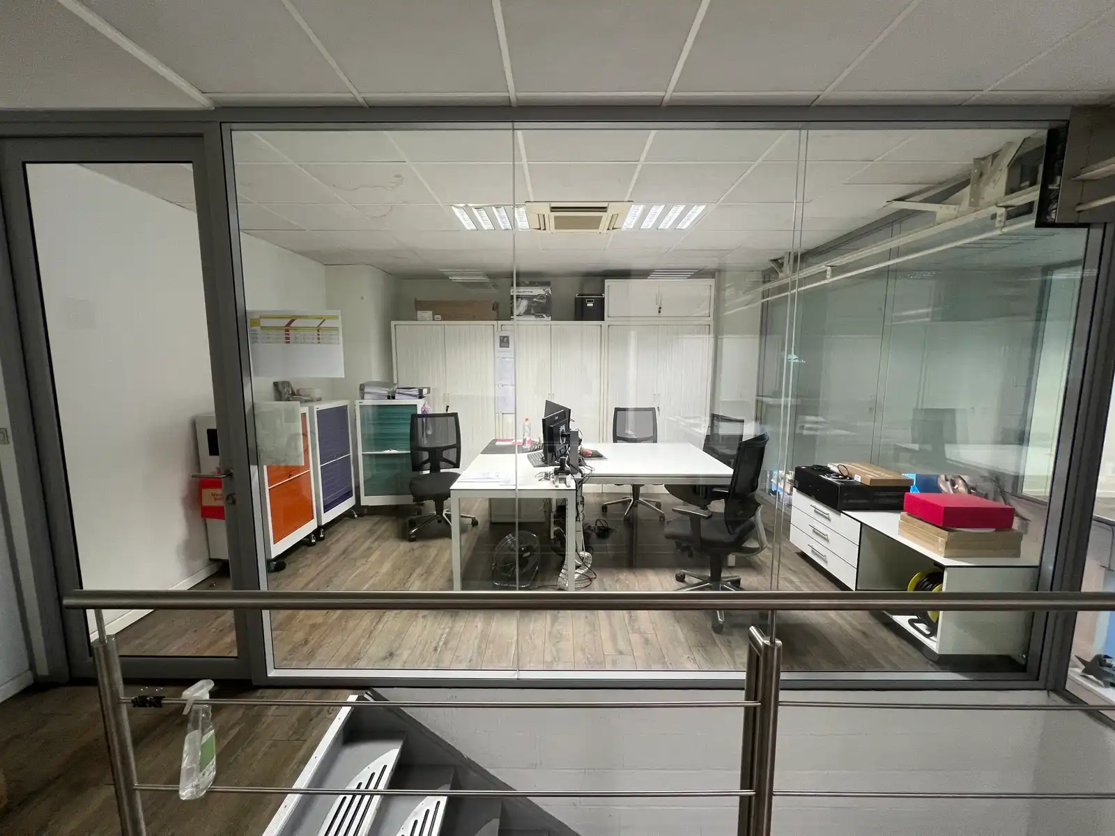 Opslagloods met kantoorfunctie op TOP - locatie te 1500 Halle. foto 9