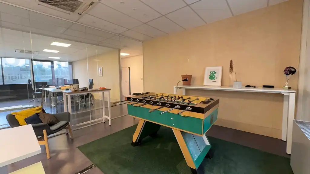 Ingedeelde kantoorruimte te huur met visibiliteit langs E17 in Gent foto 11