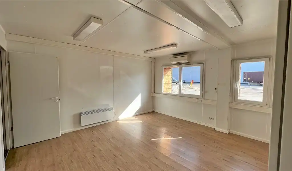 Magazijn te huur vlakbij afrit E17 te Sint-Niklaas foto 14