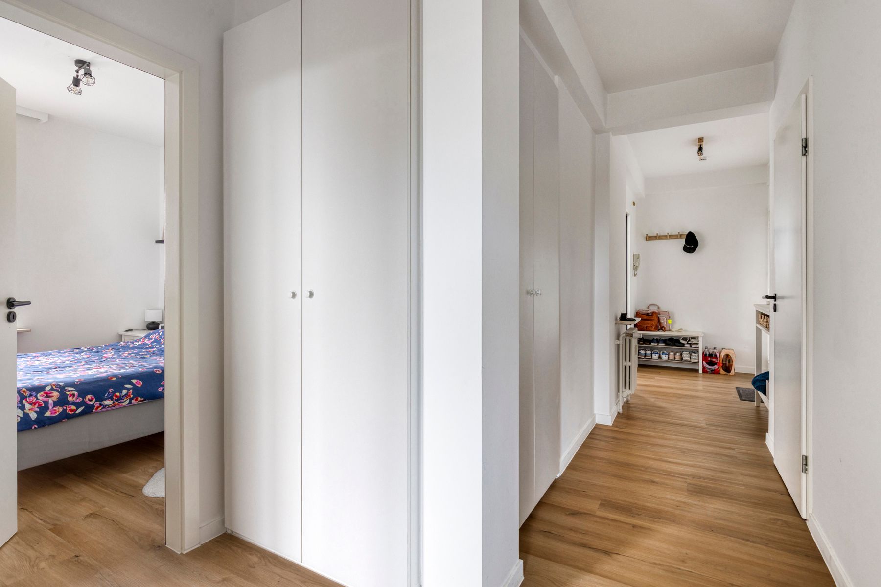 Centraal gelegen gerenoveerd appartement | Station Brugge foto 18