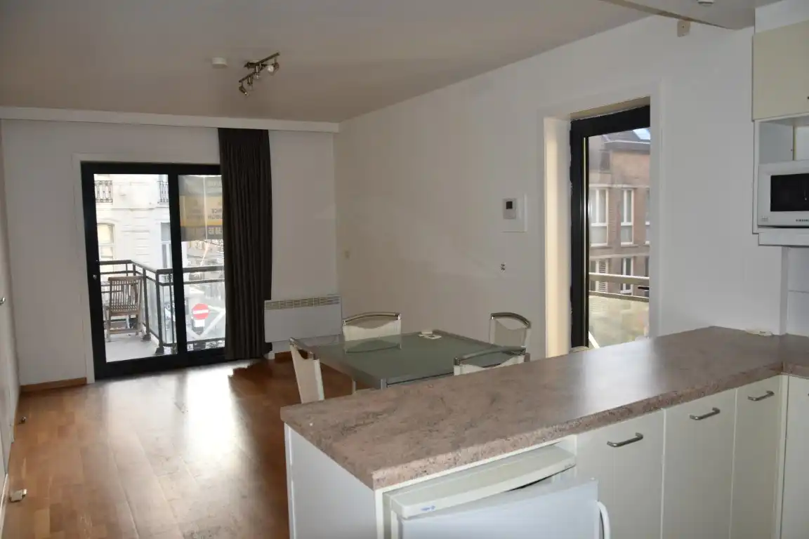 Centraal gelegen appartement met 2 slaapkamers foto 4