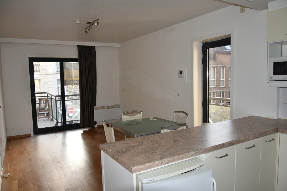 Centraal gelegen appartement met 2 slaapkamers foto 4