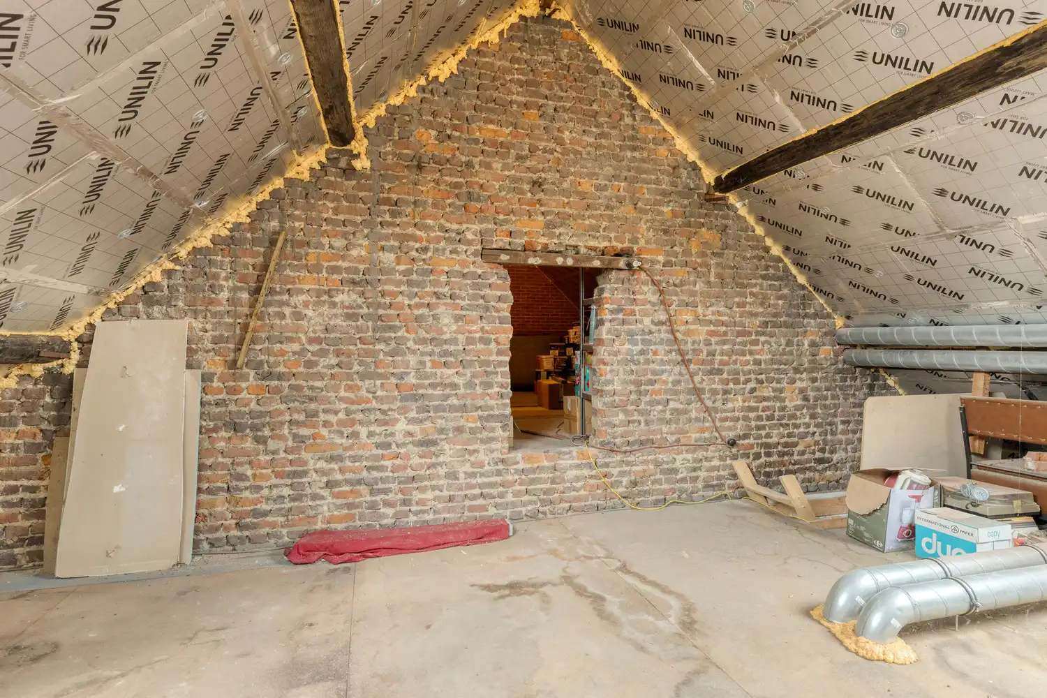 RUIME EN GERENOVEERDE WONING MET 4 SLAAPKAMERS EN WESTGERICHTE TUIN TE HALEN! foto 25