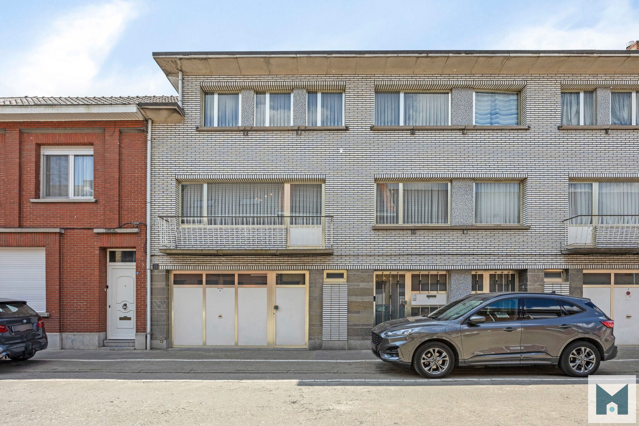 GB met veel mogelijkheden en tuin van 460m² te Lebbeke! foto {{pictureIndex}}