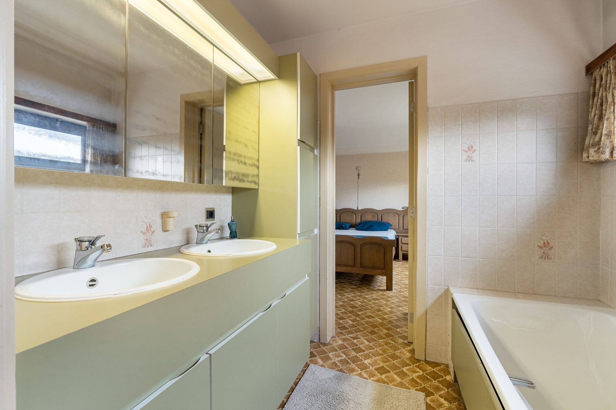 Ruime gezinswoning te koop foto 28