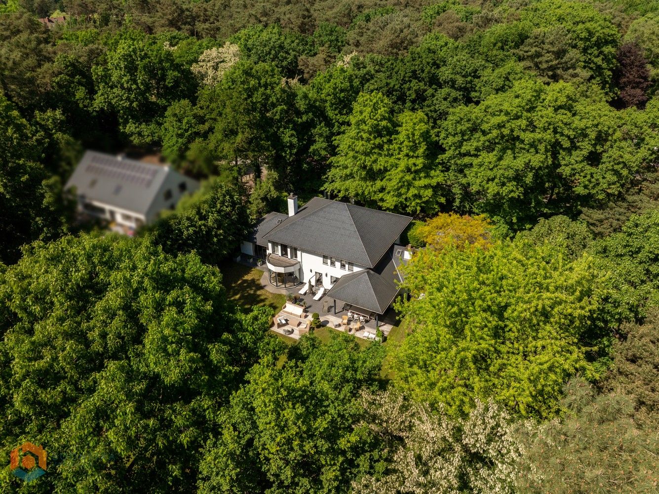Prachtige villa (478 m² bewoonbaar) op een perceel van 3005 m² te Keerbergen foto {{pictureIndex}}