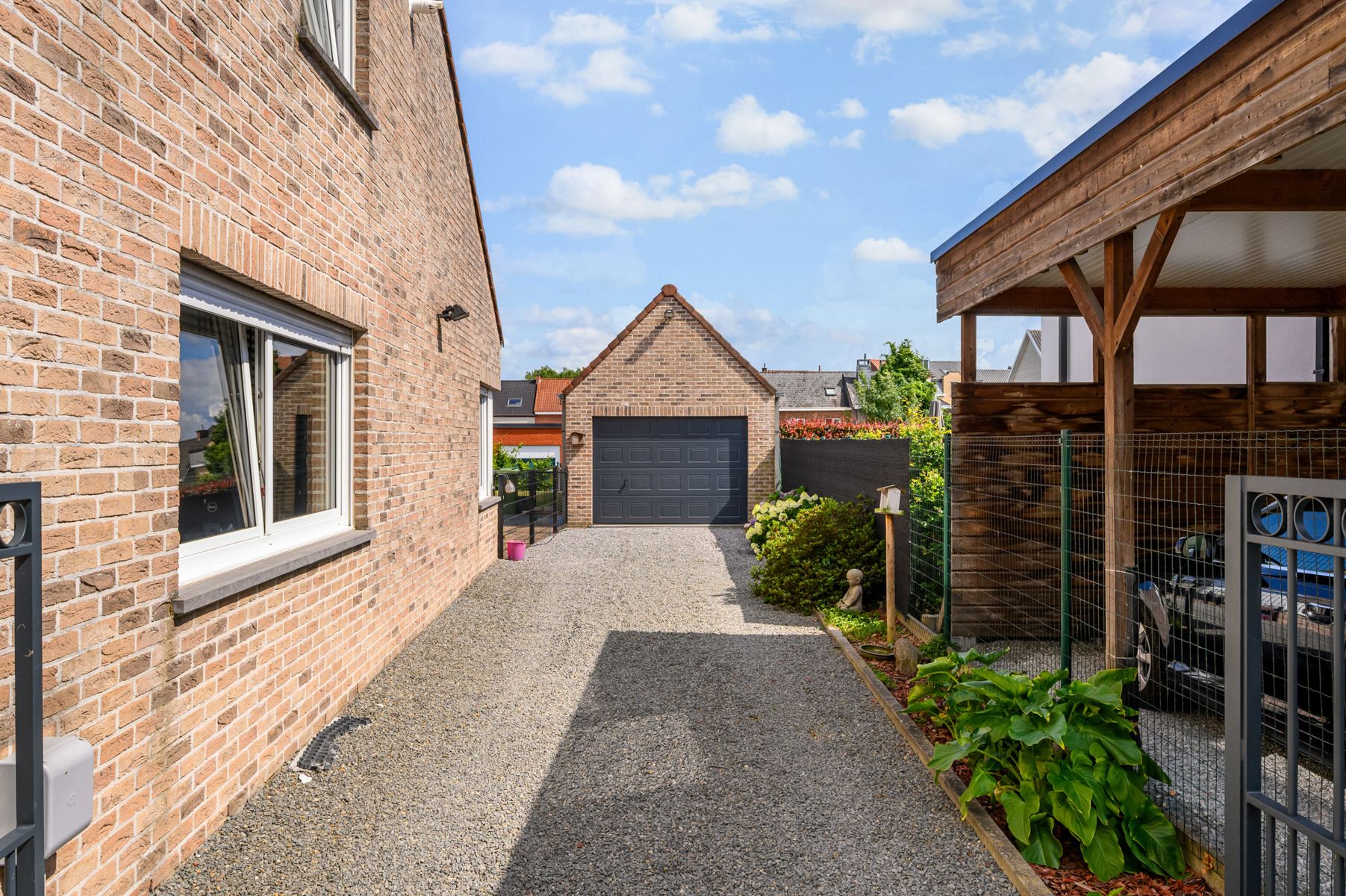 Instapklare luxewoning met 4 slkms en tuin. foto 23