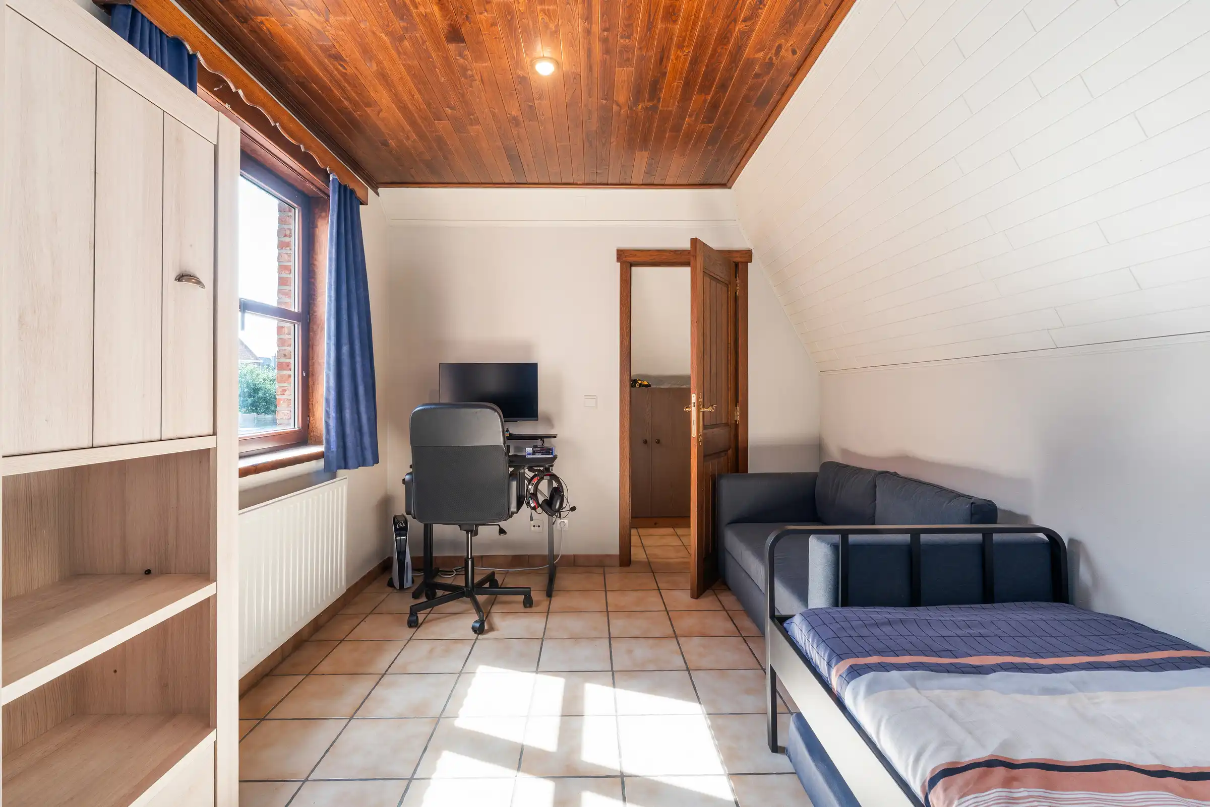 Ruime gezinswoning met 3 slaapkamers en mooie tuin foto 13