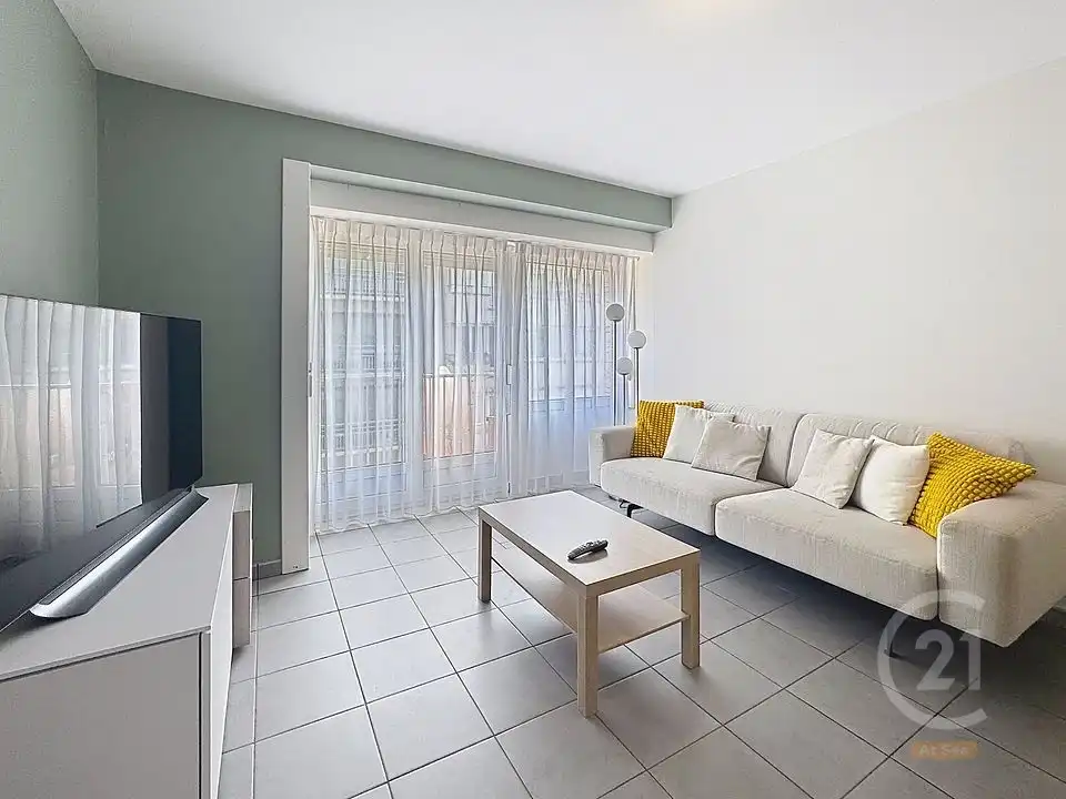 Ruim en volledig gerenoveerd appartement op centrale ligging in Westende-Bad foto 2