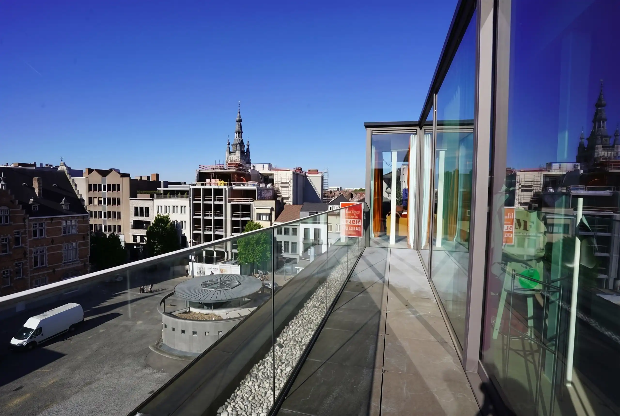 Dak appartement met skylinezicht en groot zonnig terras!  foto 4