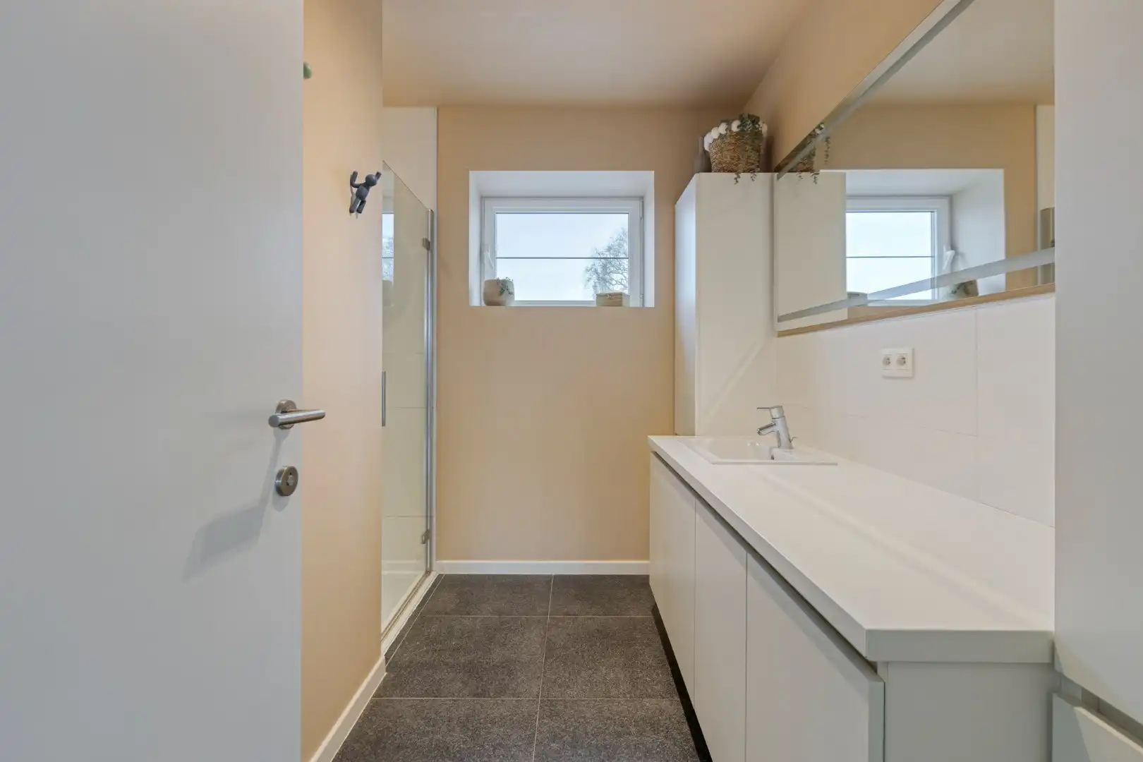 Ruime recente woning met 3 slpks en 2 badkamers, gelegen op een zonnig perceel in Mol - Achterbos !  foto 23