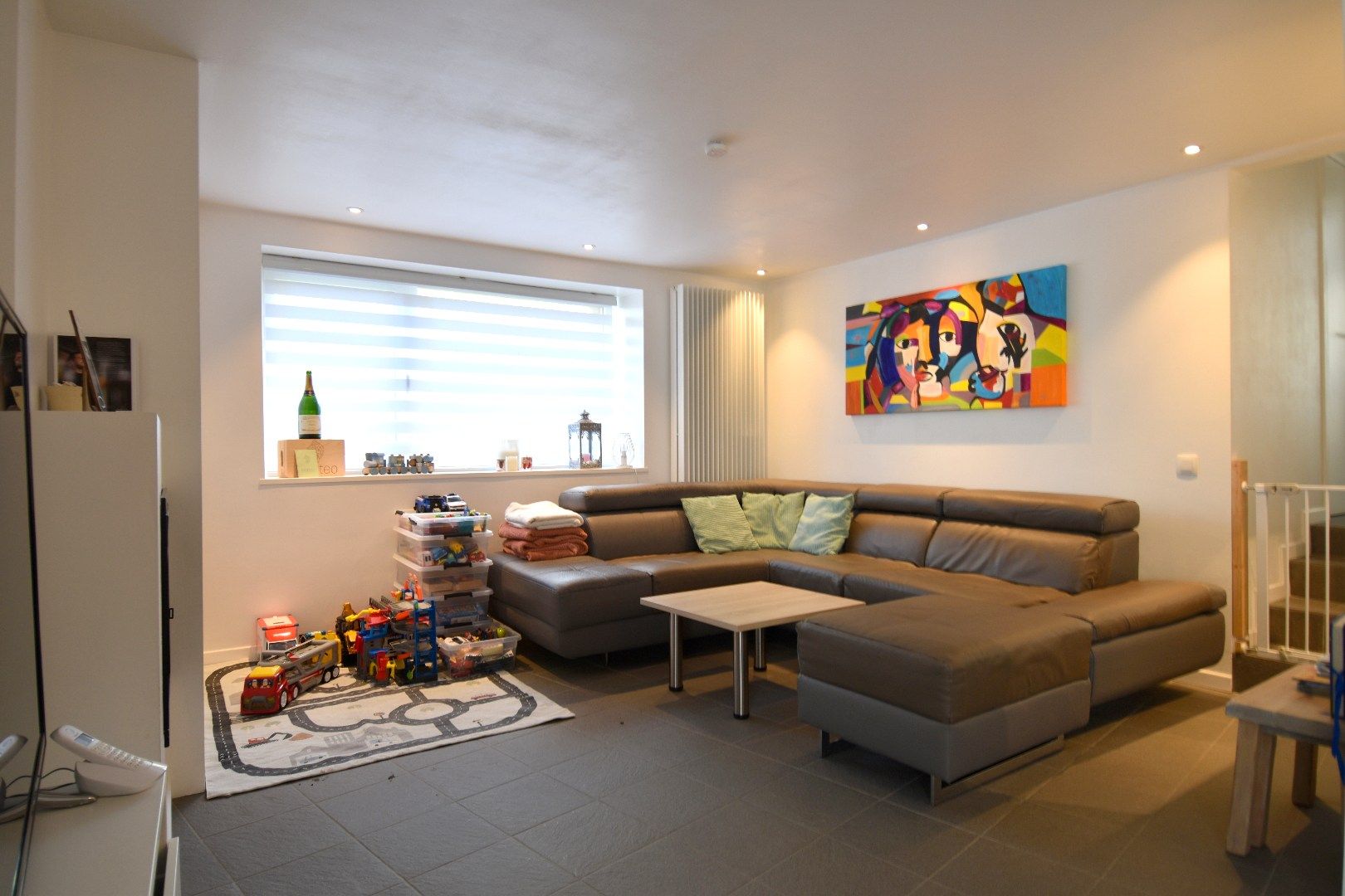 Halfopen bebouwing met 2 slaapkamers, garage en gezellig zonneterras te koop in Bellegem foto 3