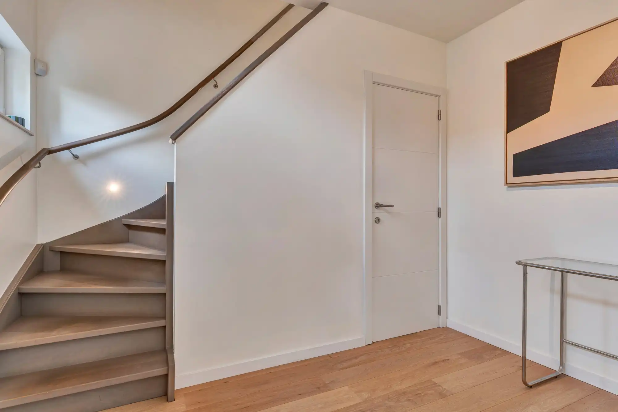 Woning met zwembad en zonnepanelen op toplocatie foto 4
