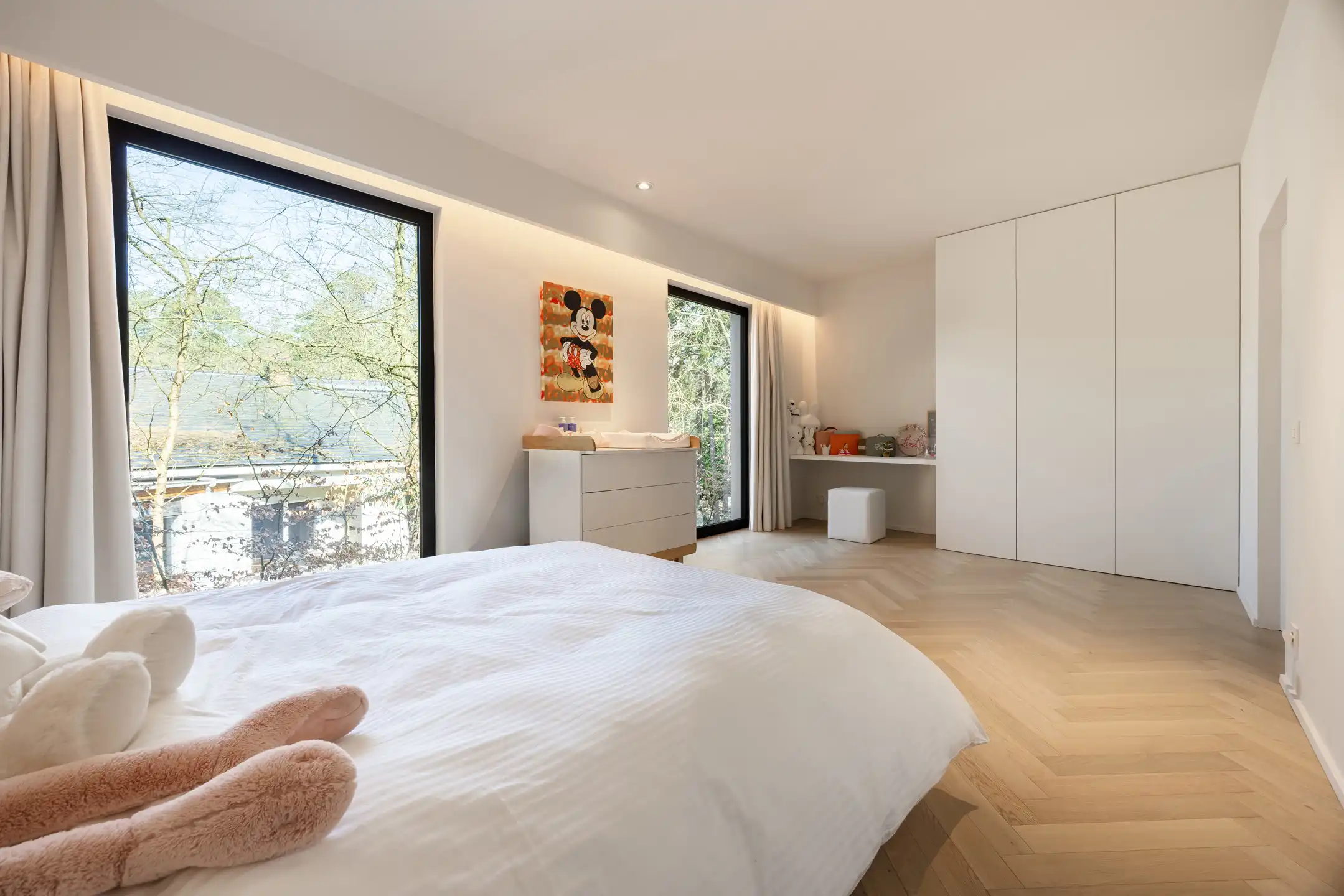 Exclusieve moderne villa met panoramisch zicht op groen foto 33