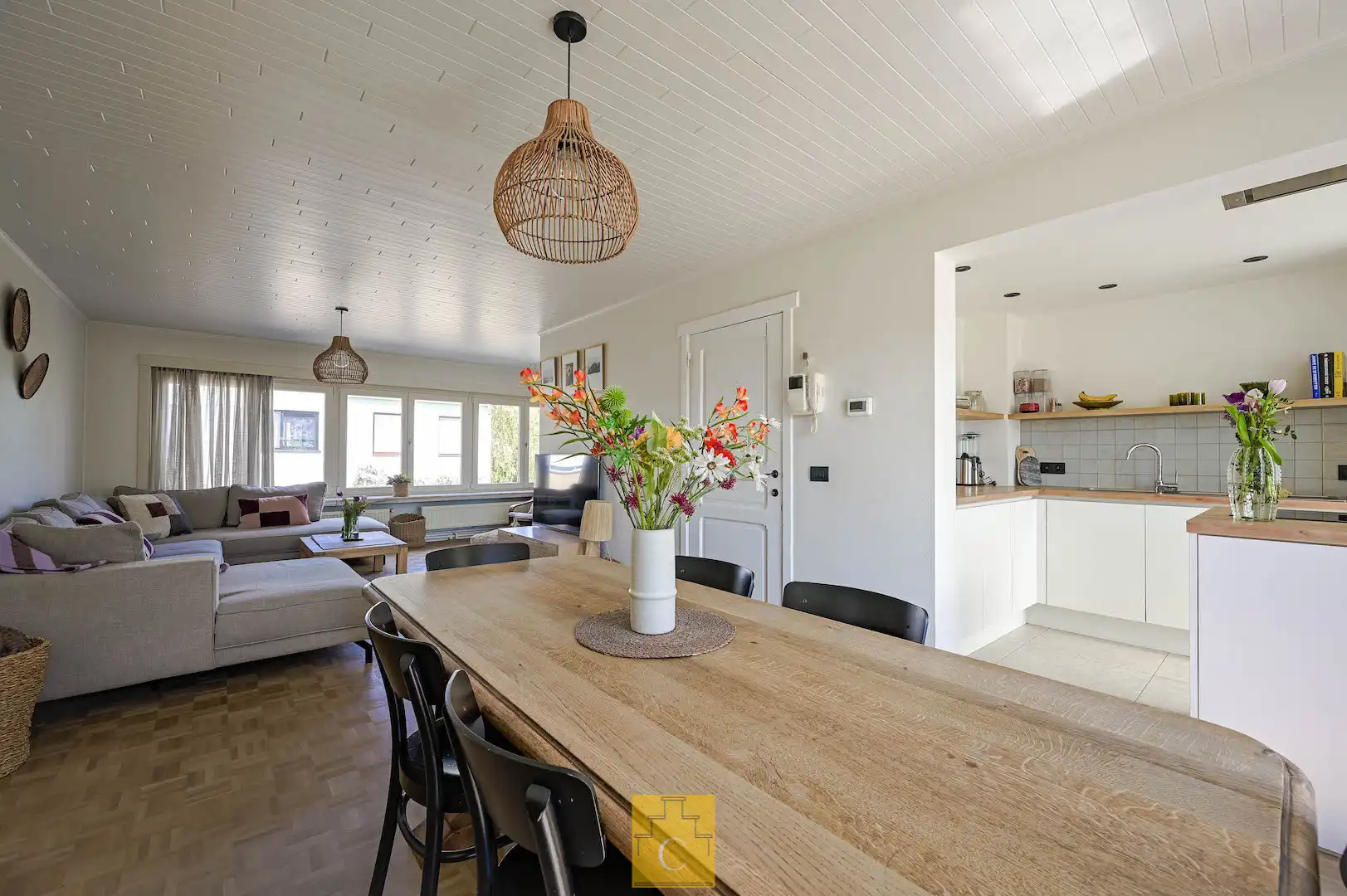 Sfeervolle gezinswoning met garage en tuin in het charmante Lissewege foto 2