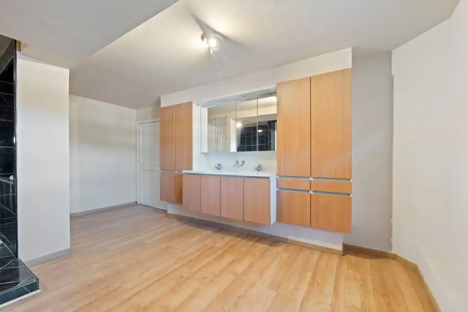 RUIM HANDELSPAND MET WOONST OP TOPLOCATIE IN ZOUTLEEUW foto 24