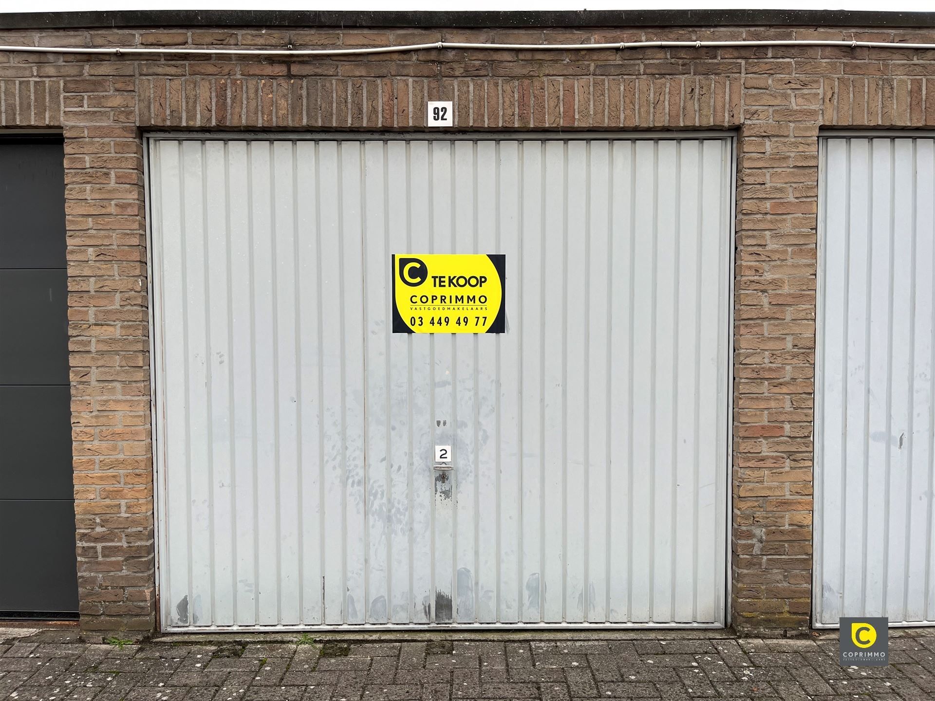 Centraal gelegen garagebox te Romeinse Put foto {{pictureIndex}}