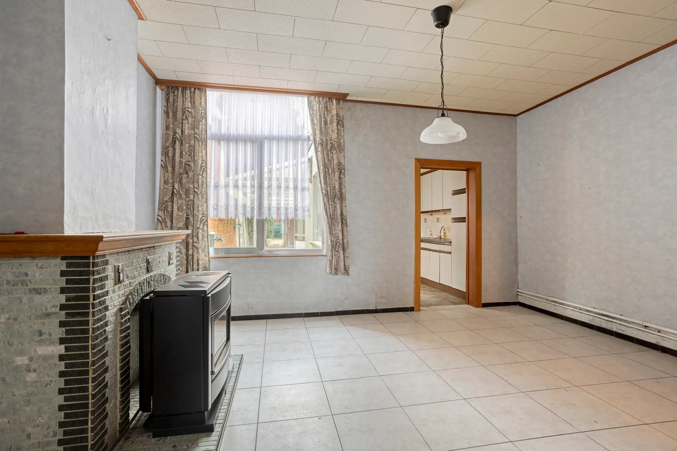 Charmante te renoveren woning met tuin en optionele garage foto 10