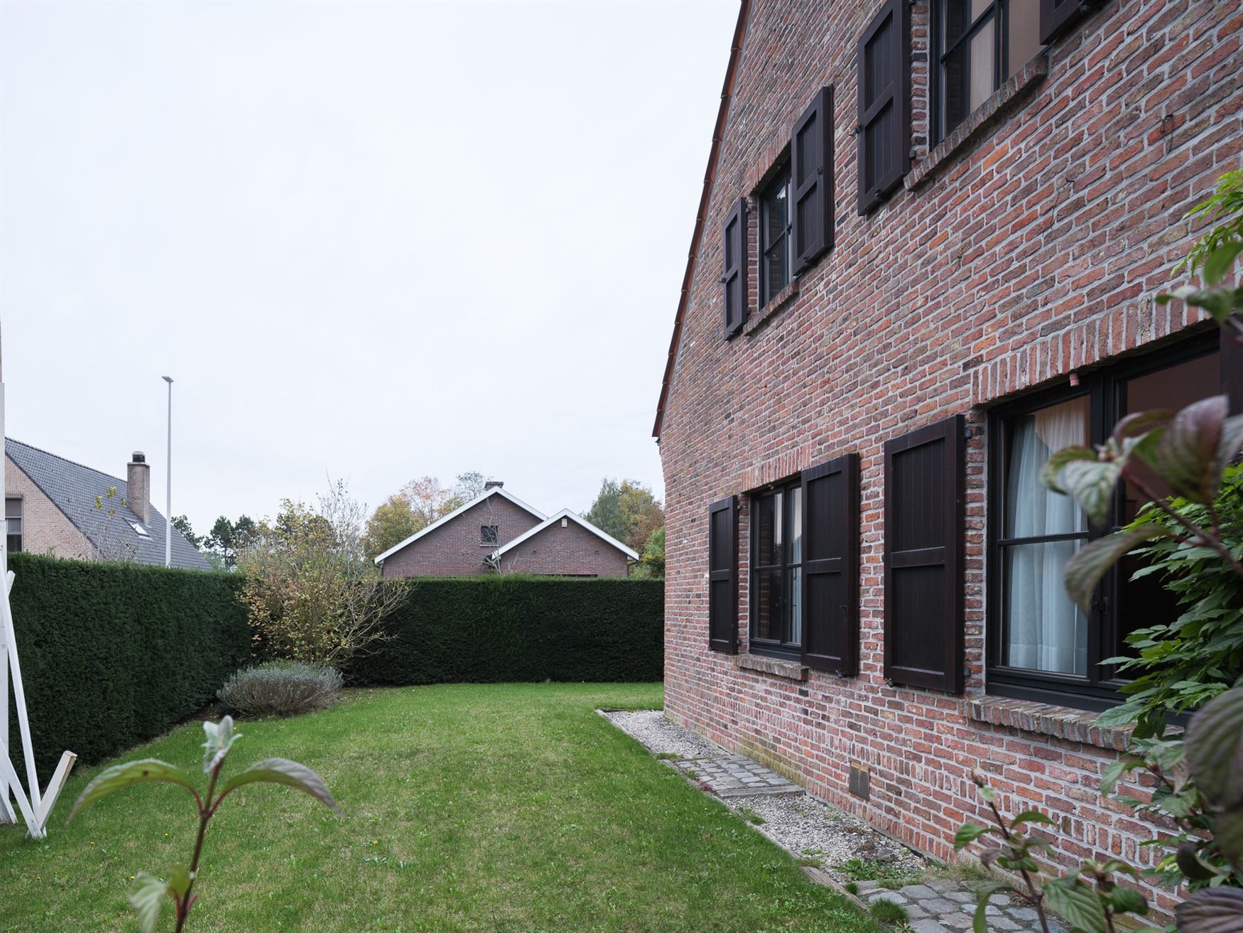 Charmante woning met 4 slaapkamers in een groene omgeving. foto 18