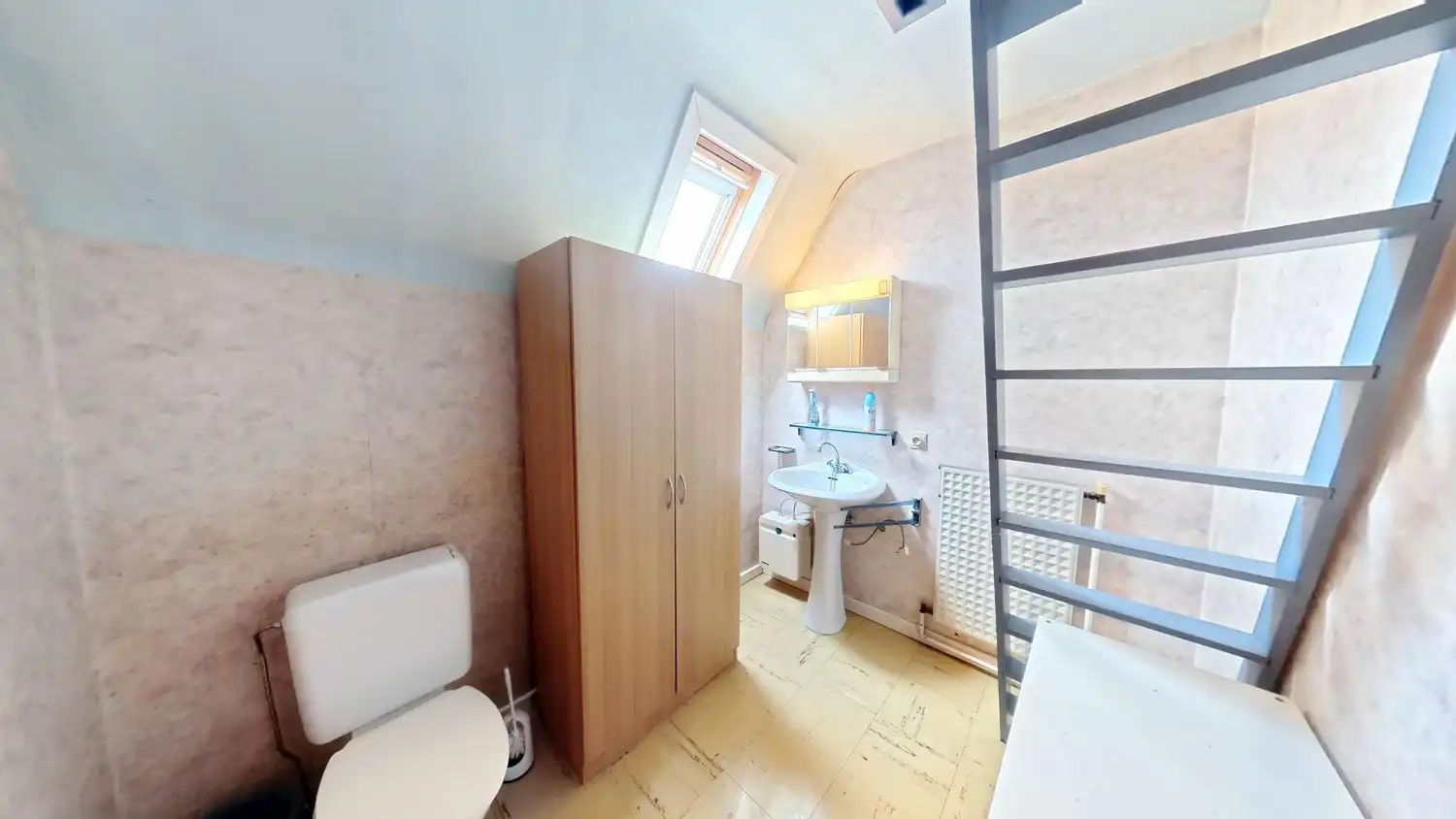 Ruime woning met mooie tuin in centrum Zingem! foto 13