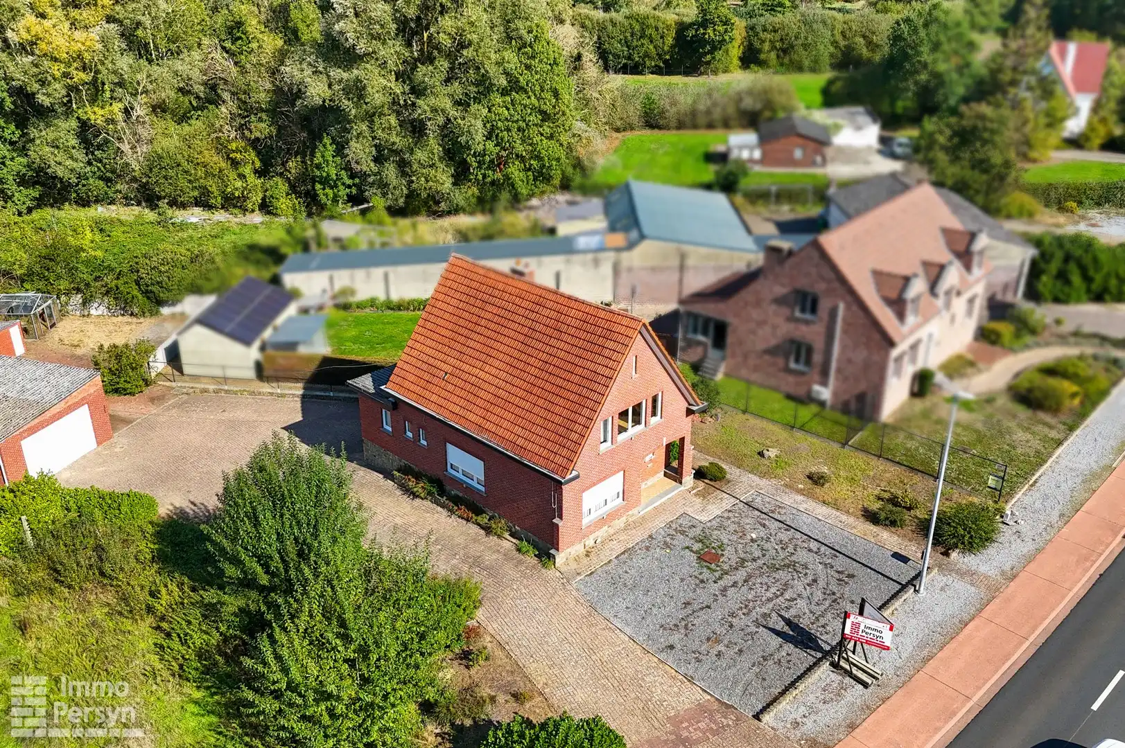 Woning met loods op een commerciële ligging foto 35