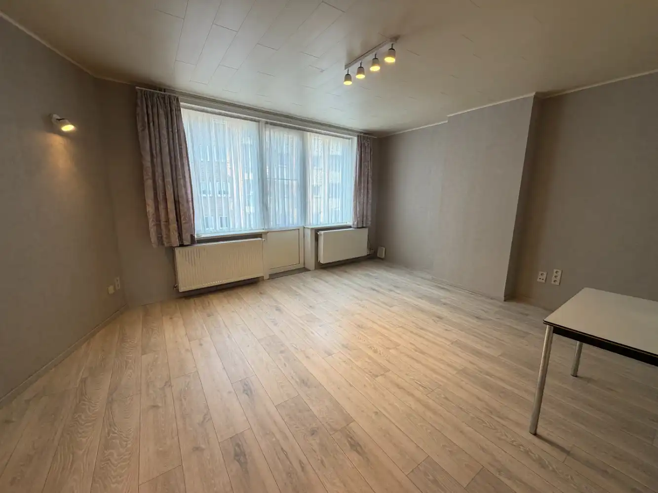 Eénslaapkamer appartement dichtbij het commercieel centrum van Blankenberge. Gelegen op het tweede verdiep in een gebouw zonder lift. foto 2