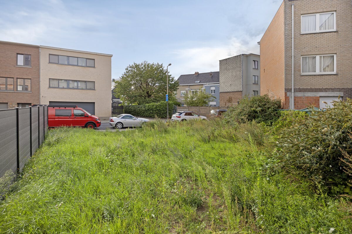 Bouwgrond voor halfopen bebouwing met ontwikkelingspotentieel te koop foto 3