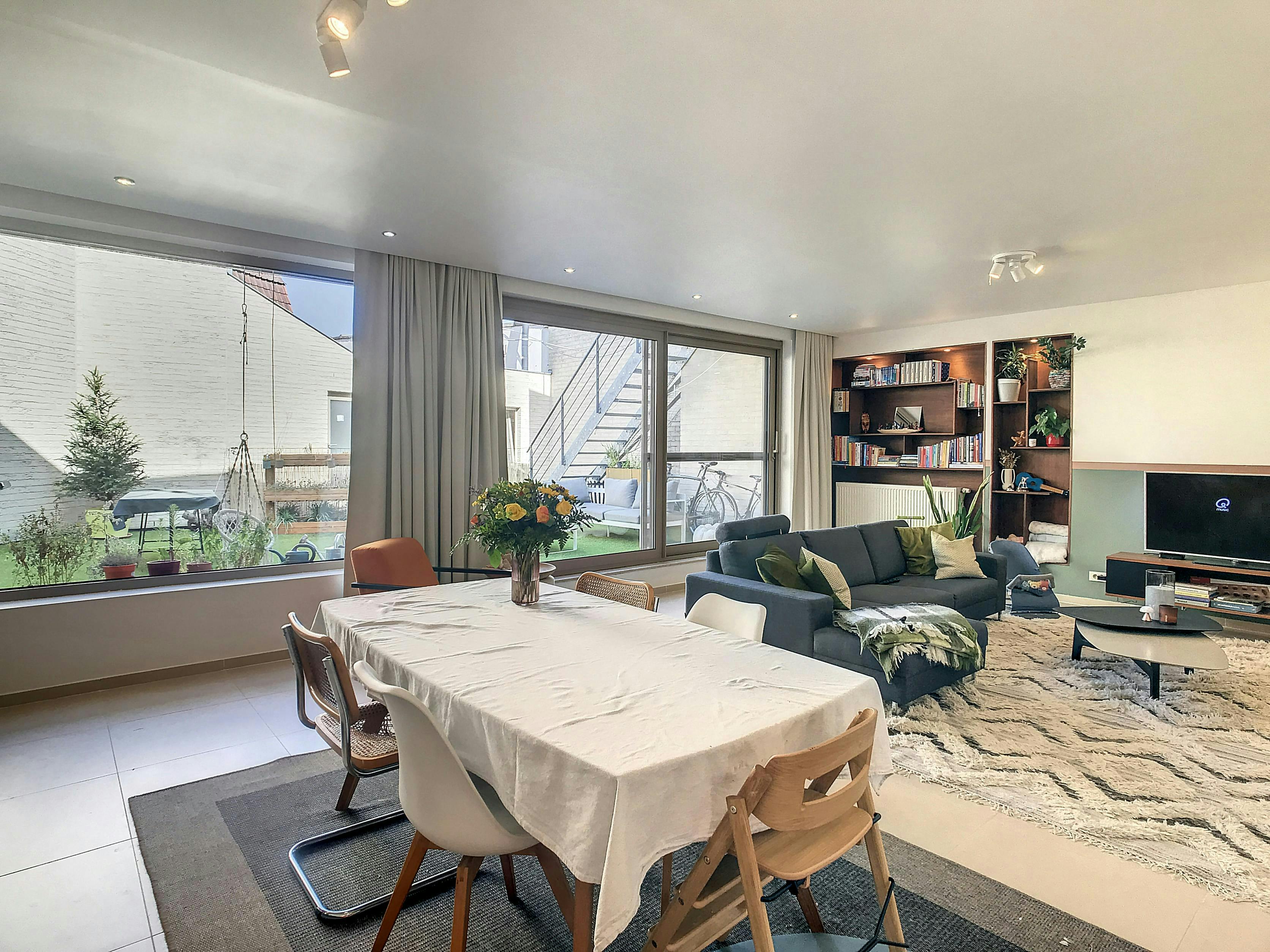 2-slaapkamerappartement met terras te koop in het centrum van Kortrijk foto 2