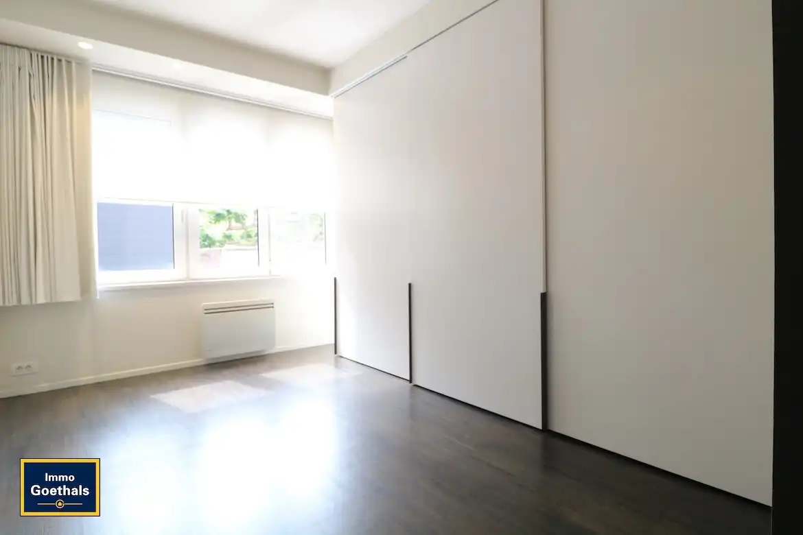 Luxe appartement met zicht op de Leie en de Broeltorens. 2 kamers en terras. foto 9