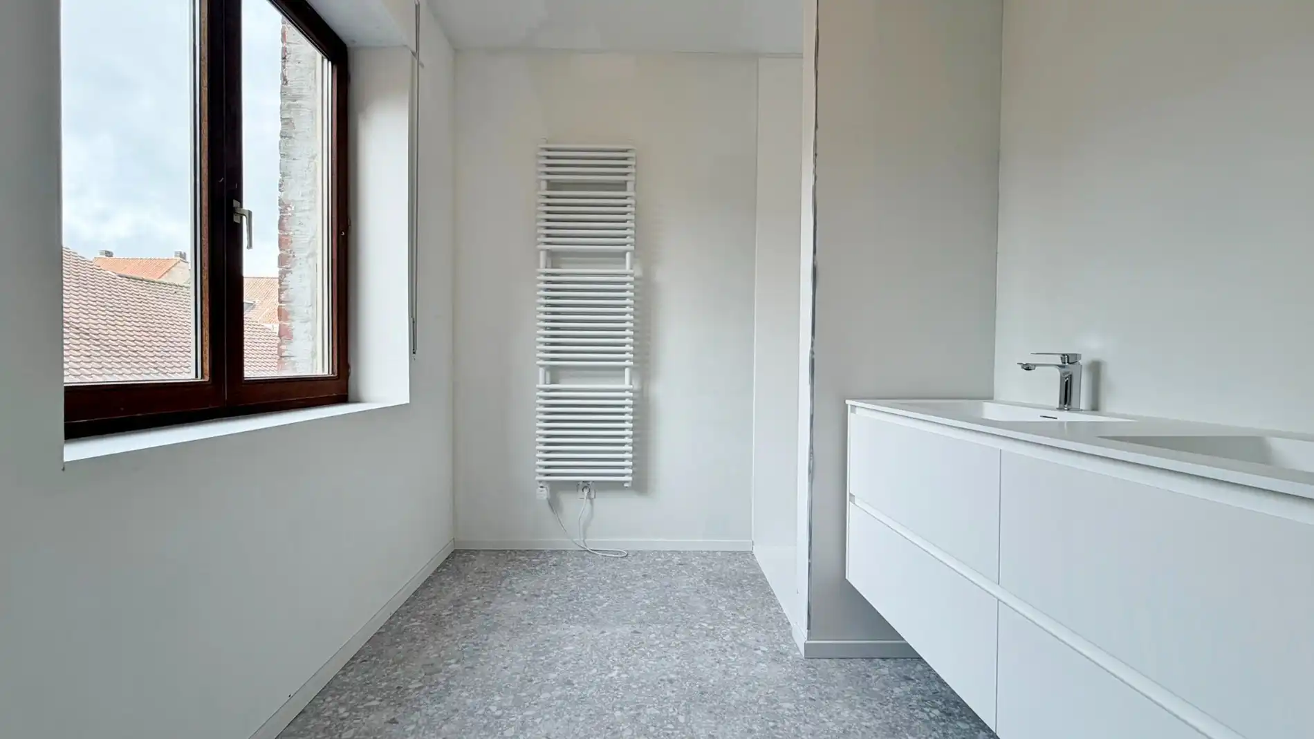 Gerenoveerde, energiezuinige woning met 3 slaapkamers, tuin en garage in centrum Ieper foto 10