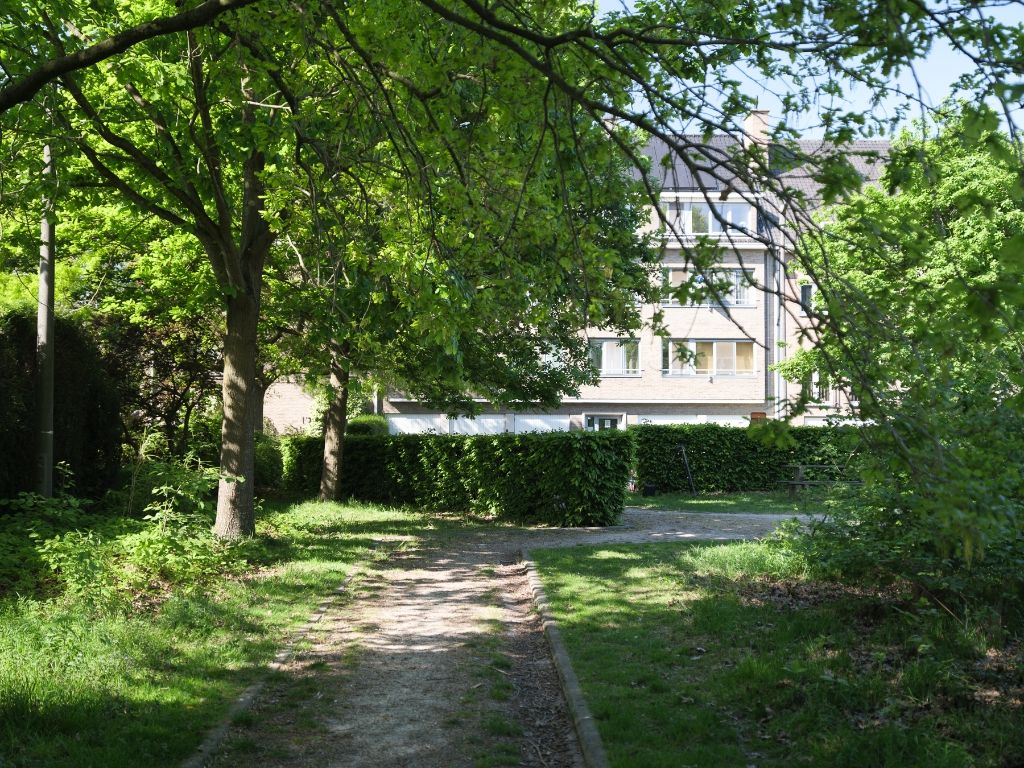 Rustig gelegen 1-slaapkamerappartement nabij station Gent-Sint-Pieters foto 5