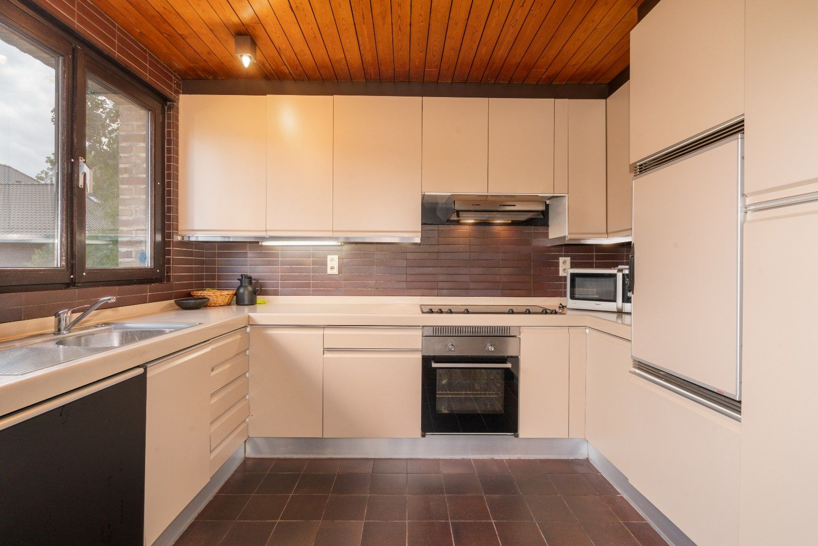 Architecturale woning met garage en ruime tuin! foto 11