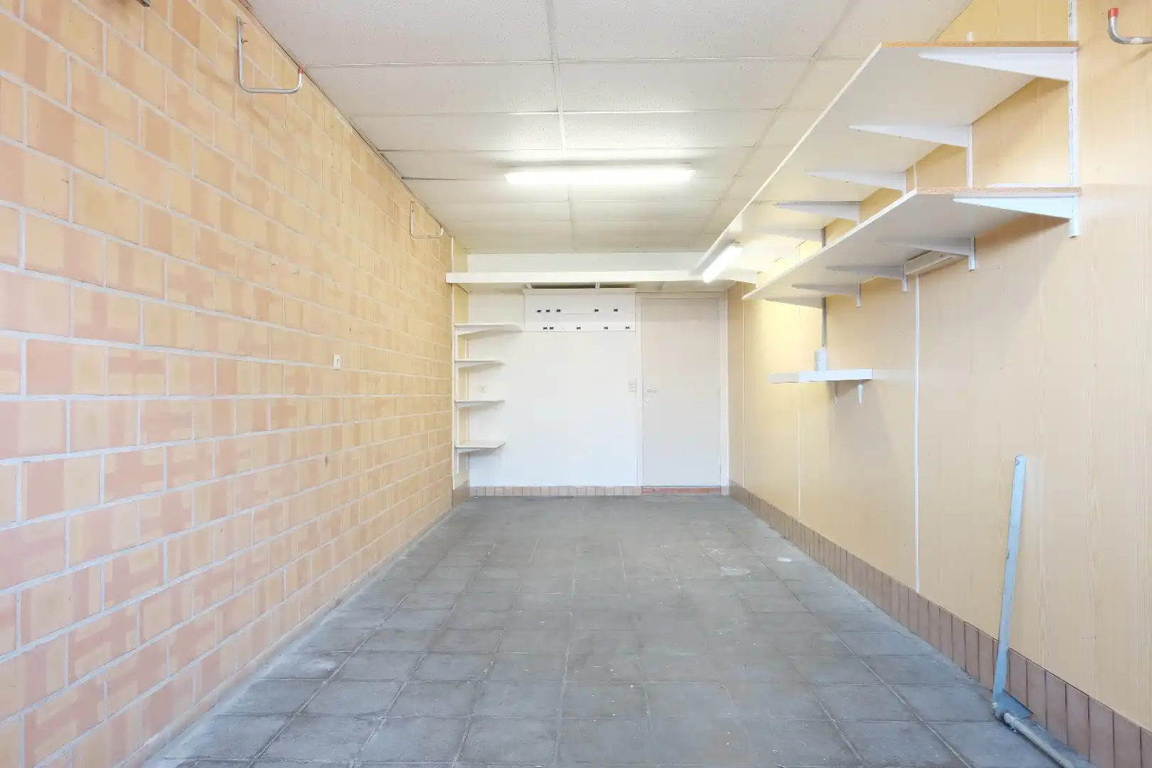 Ruime halfopen woning met 5 slaapkamers, 2 garages en zuidgerichte tuin foto 26