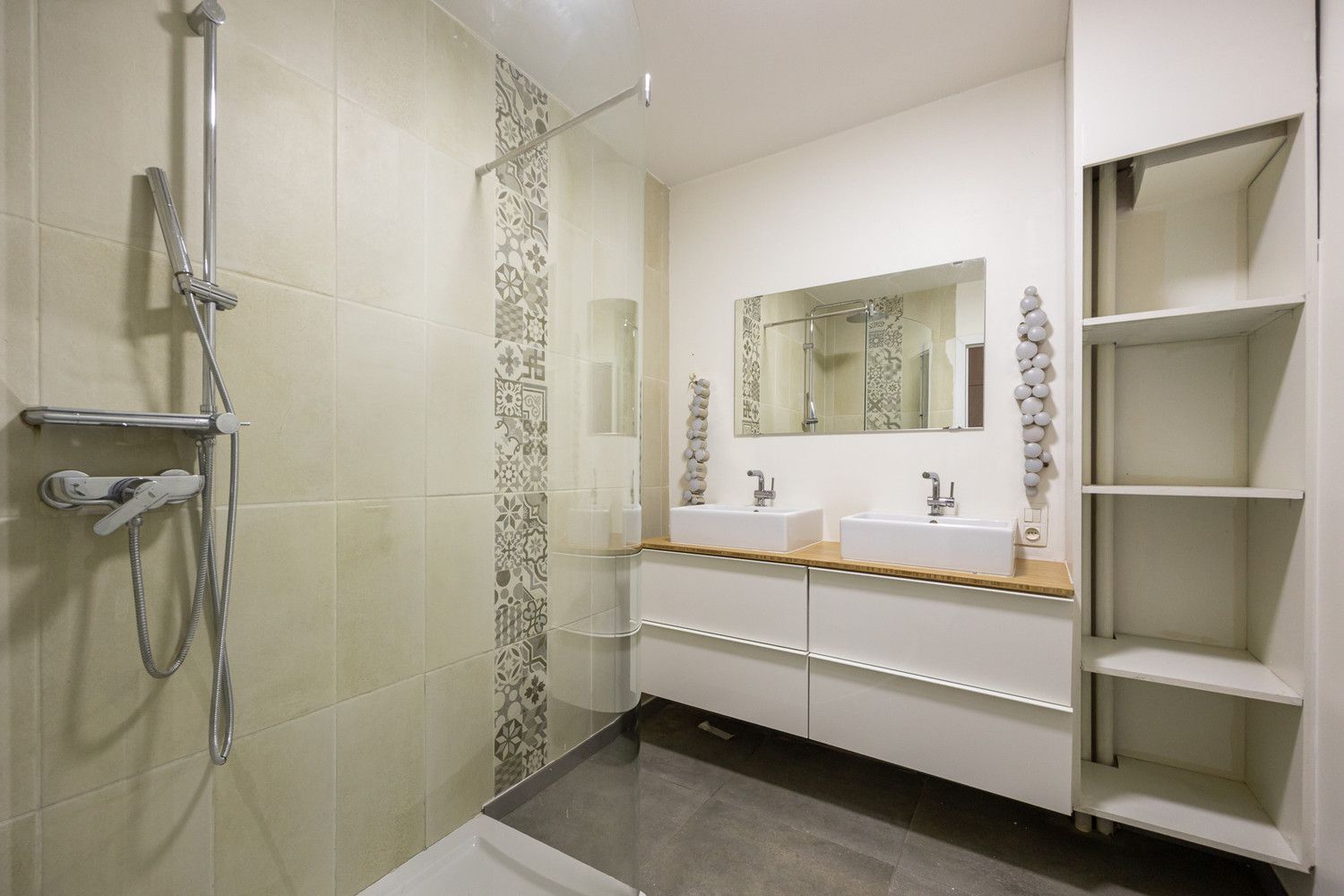 Modern gelijlvloersapp met charmante ZW-tuin foto 9