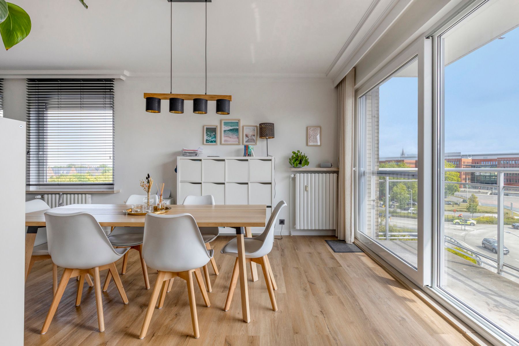 Centraal gelegen gerenoveerd appartement | Station Brugge foto 11