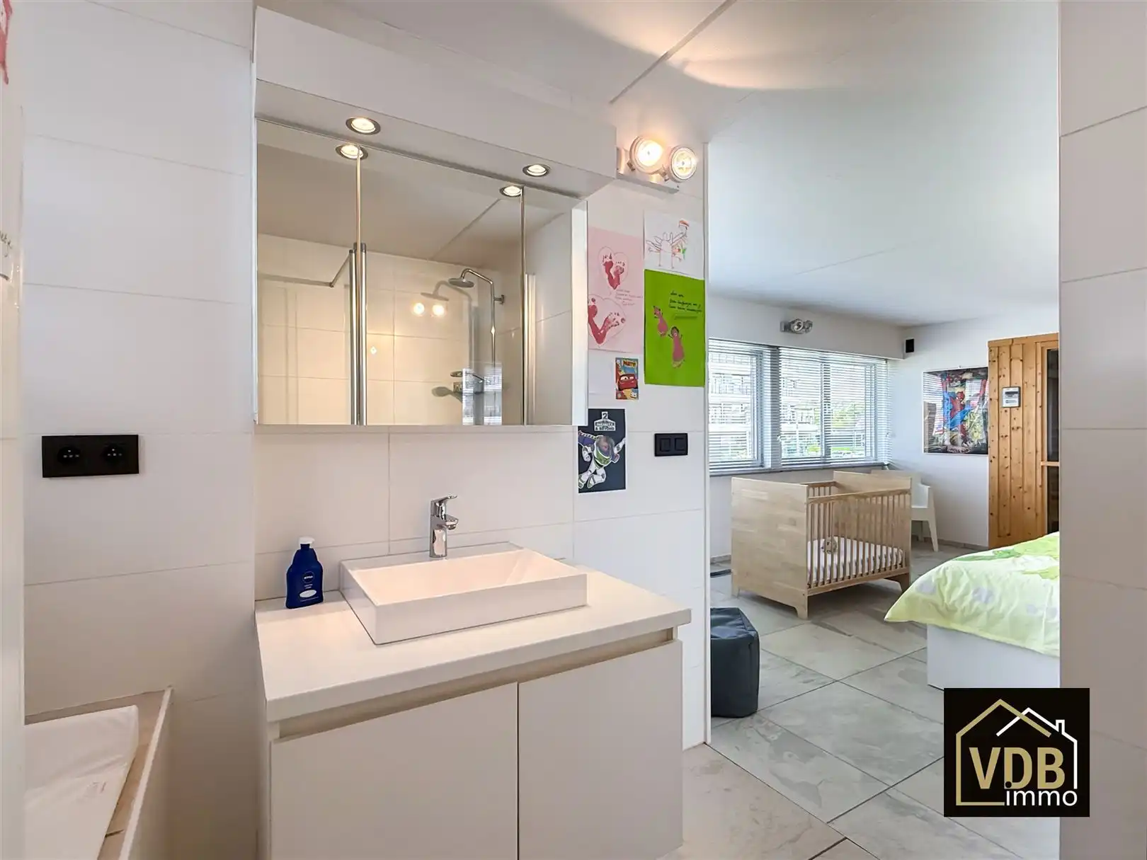 COMMERCIEEL PAND MET PENTHOUSE OP TOP LOCATIE foto 76