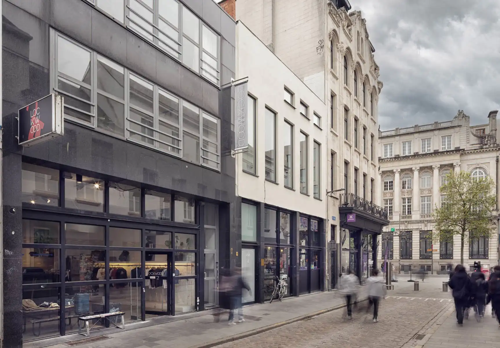 Commerciële toplocatie te huur vlak bij de Meir foto {{pictureIndex}}