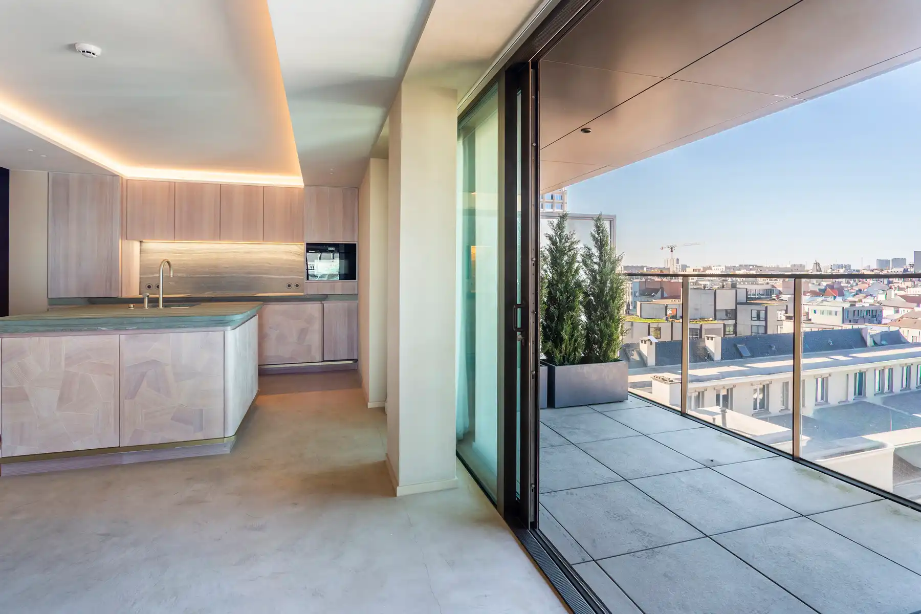 Luxe appartement met ruim terras en unieke zichten foto 2