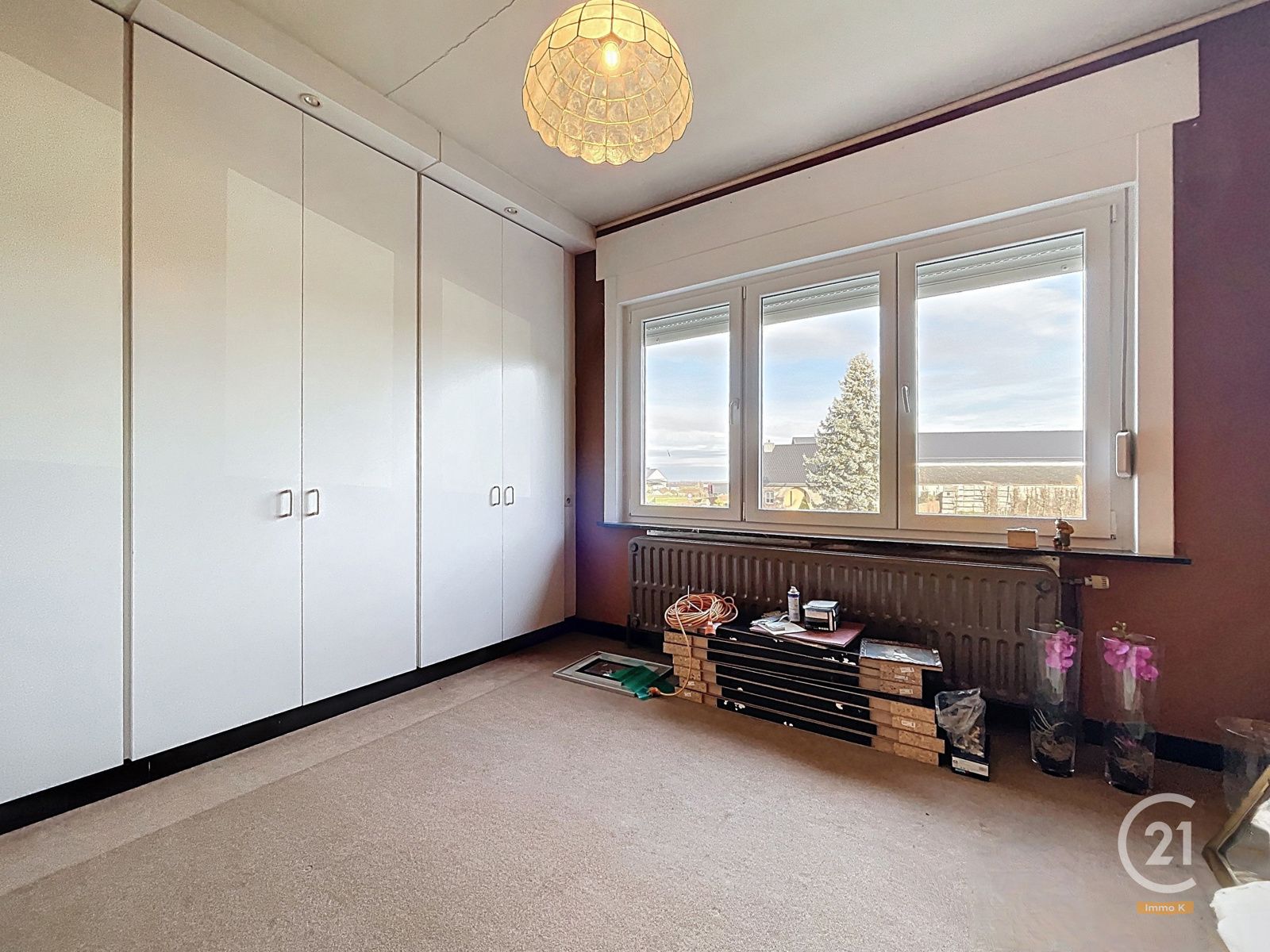 Ruime gelijkvloerse woning met 4 slpks, garage en tuin foto 15