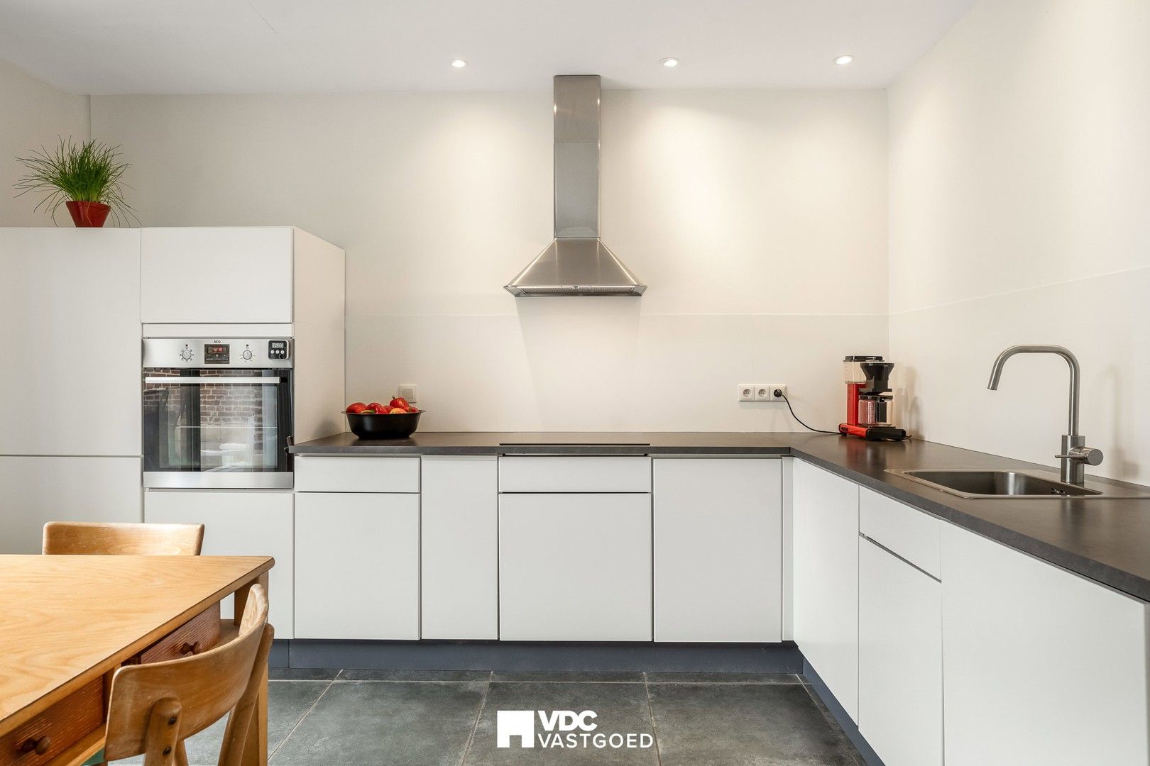 Charmante woning op perceel van 14a70ca! foto 9