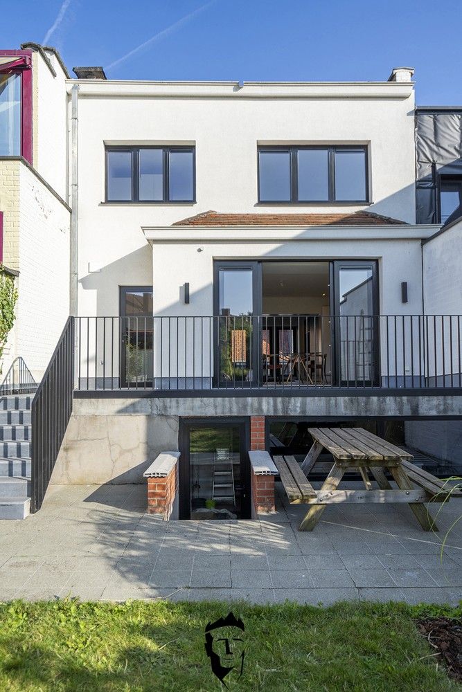 LUXUEUS WONEN foto 12