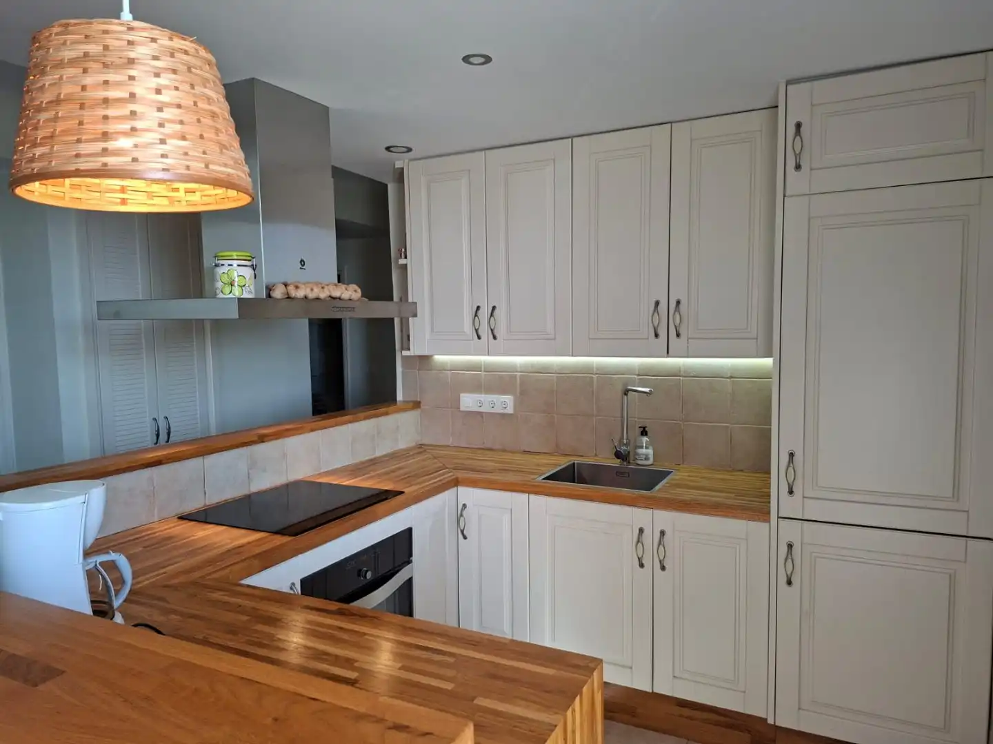 Ruim hoekappartement met drie slaapkamers op topligging foto 2