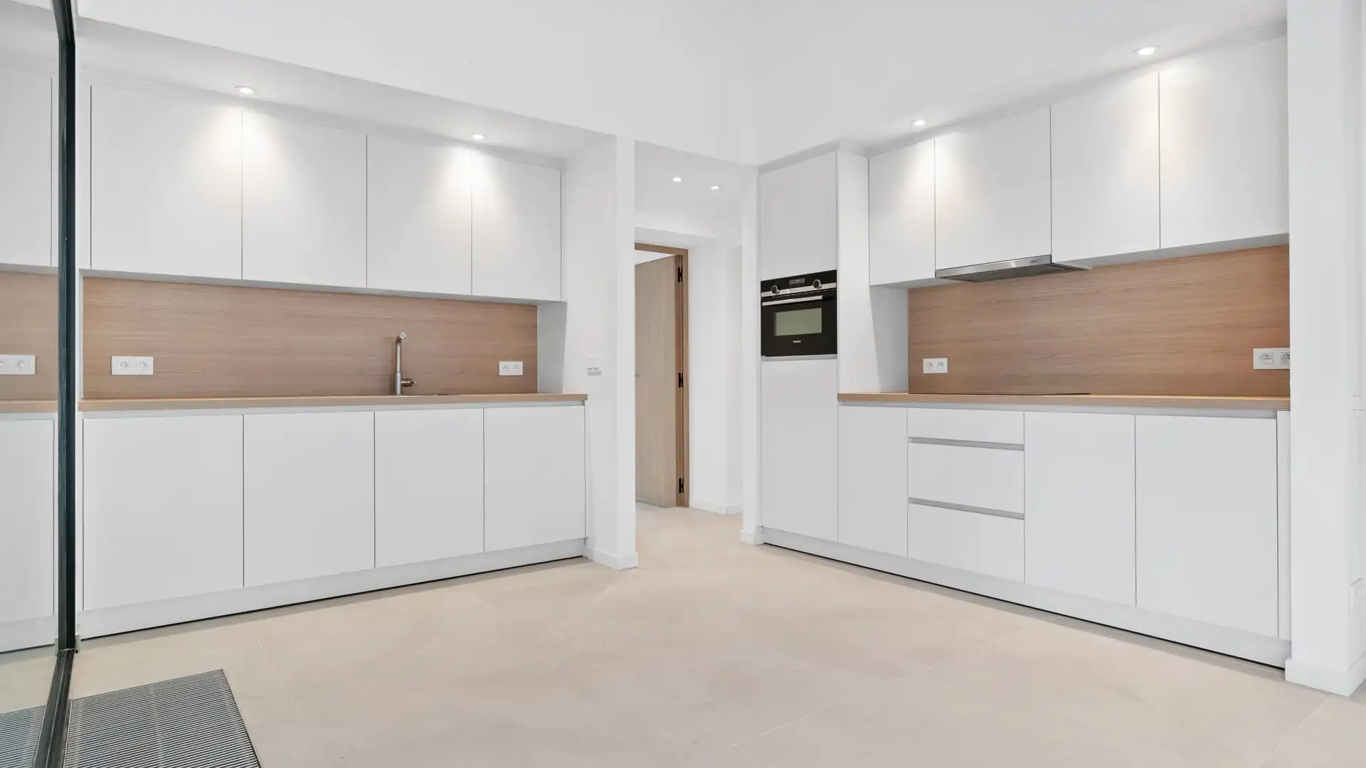 Exclusief hippisch eigendom met binnen- en buitenpiste, paardenstallen foto 41