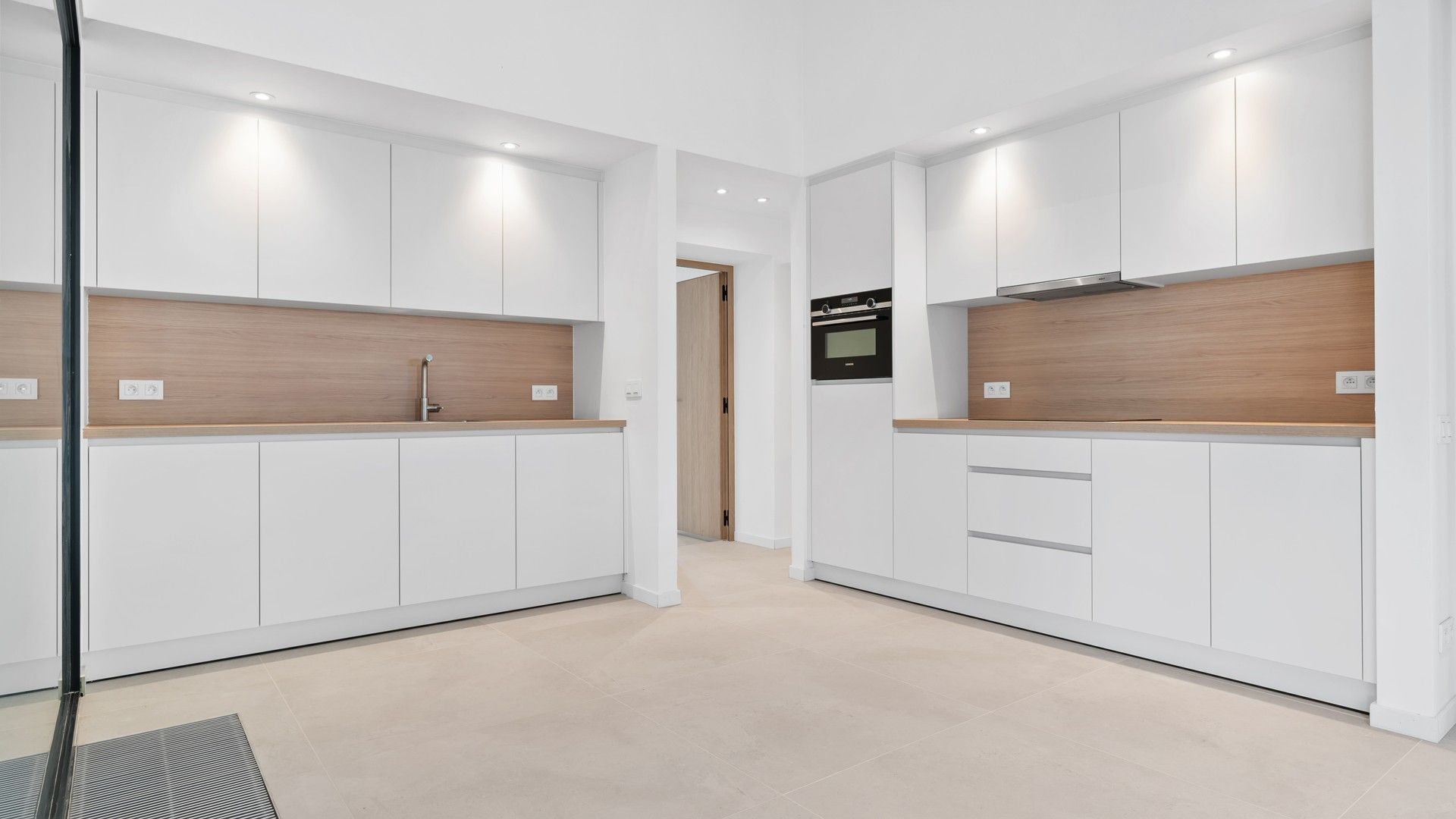 Exclusief hippisch eigendom met binnen- en buitenpiste, paardenstallen foto 41