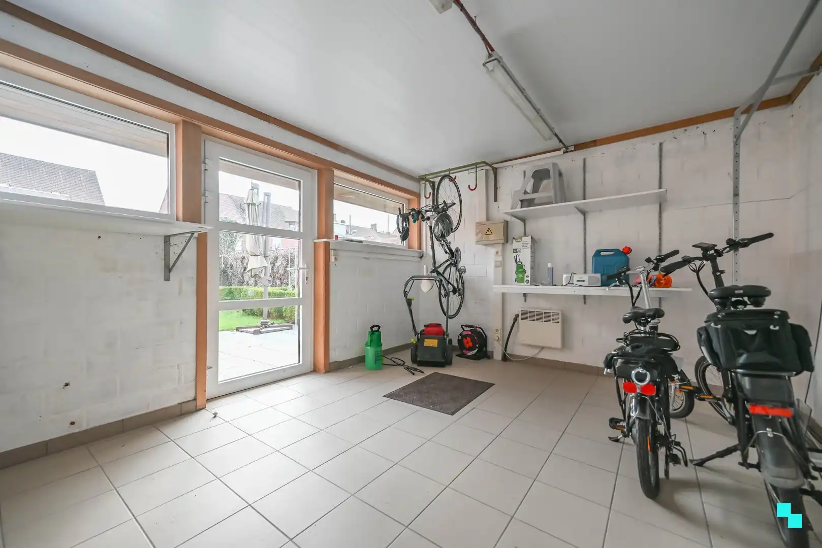 Bijzonder ruime handelswoning in centrum Lendelede foto 25