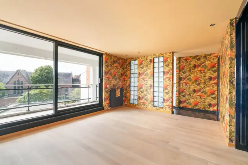 Zeer ruim appartement met privé lift! 3slpkmrs en 2 badkmrs. foto 15