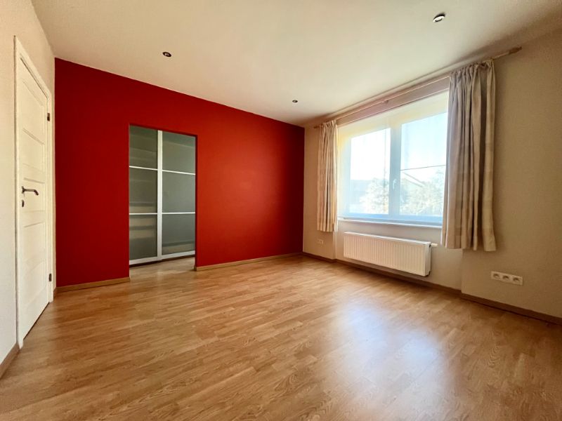 Charmante en gunstig gelegen woning te huur in Sint-Amandsberg foto 11