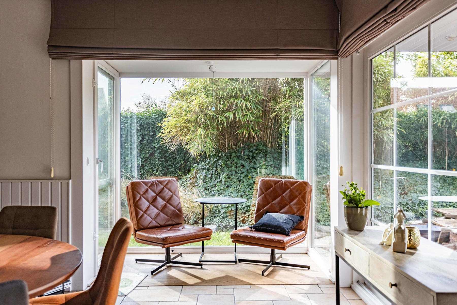 Gezinswoning met praktijkruimte in een rustige wijk foto 5