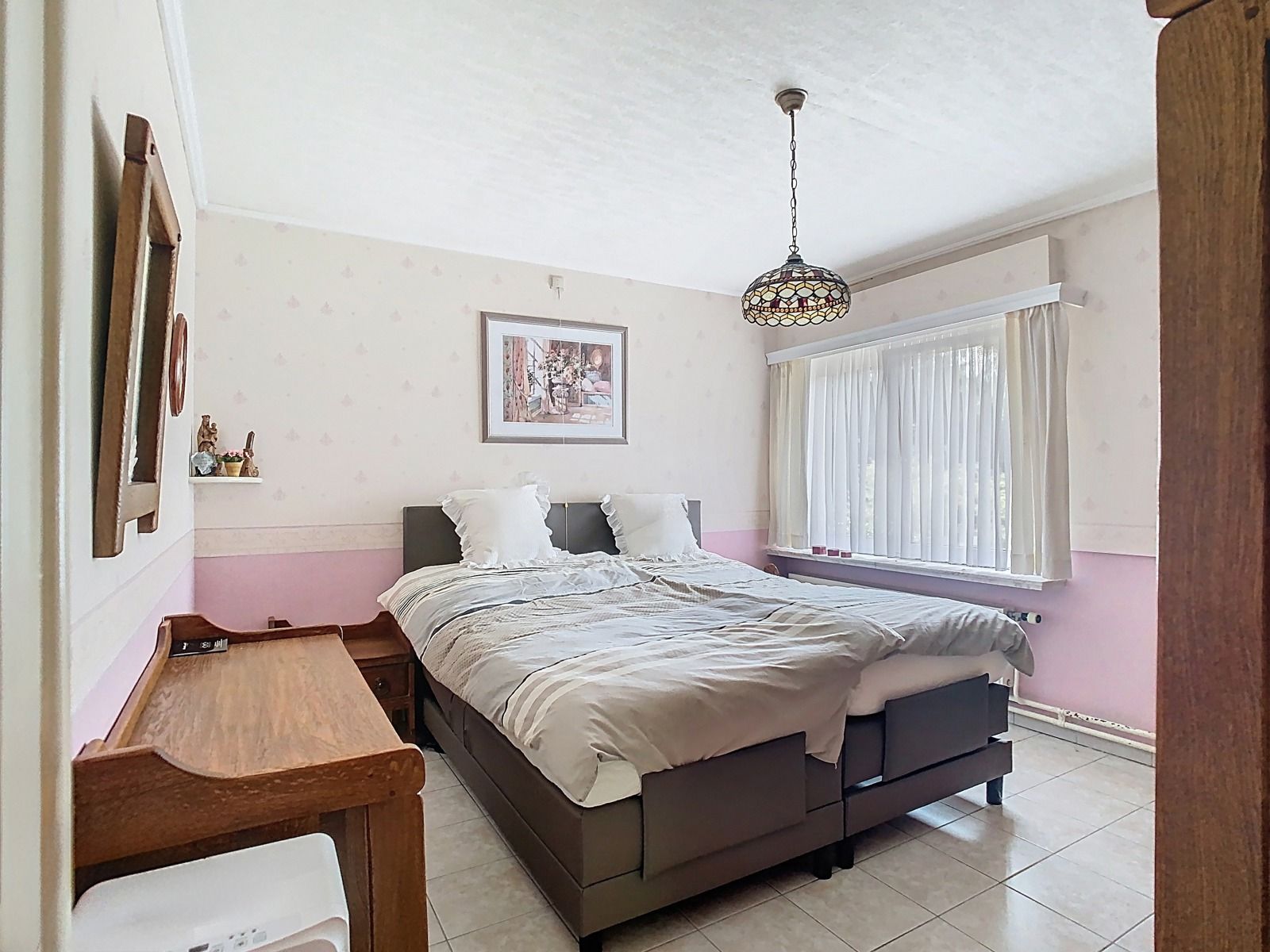 Woning met 2 SLPK, garages en riante tuin, op Toplocatie! foto 8